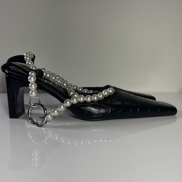 Zarqua Black Embossed Leather Heels w/Pearl Straps size 38 US 7.5 - Picture 2 of 6